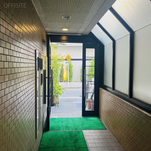 長塚ビル エントランス