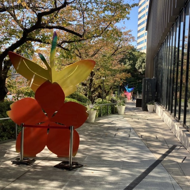 東京ガーデンテラス紀尾井町 ビル前面道路