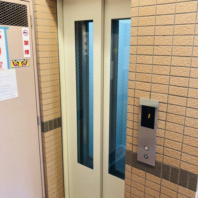 ユーワビル エレベーター