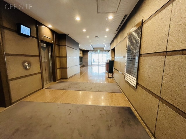 HI横浜ビル　エントランス