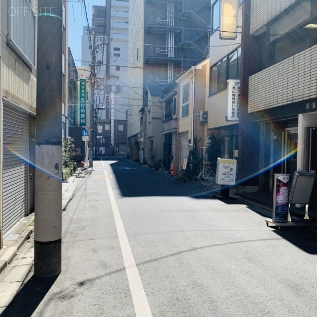 ウチダビル ビル前面道路
