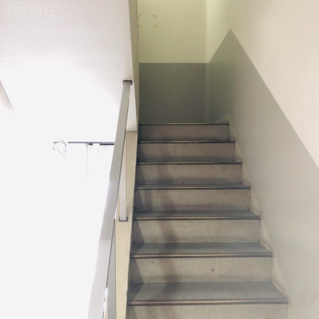龍保険ビル 階段
