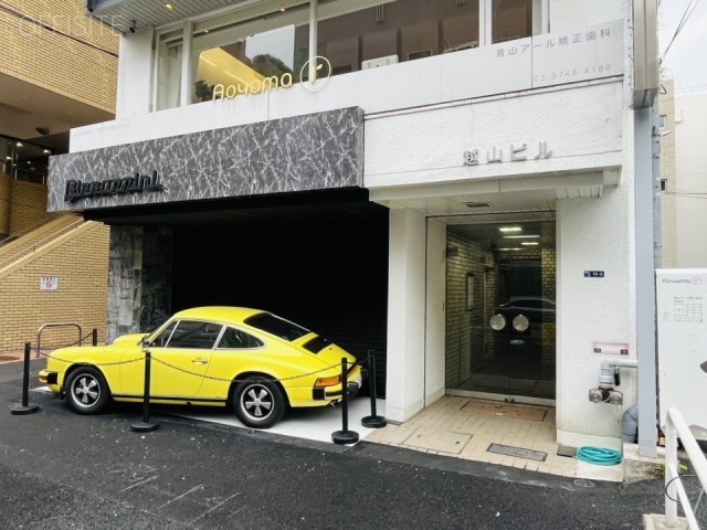 越山ビル　エントランス