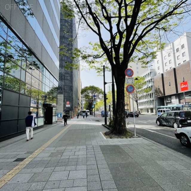 仙台上杉ビル 前面歩道