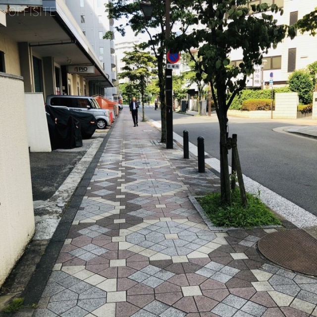 新大友ビル　前面歩道
