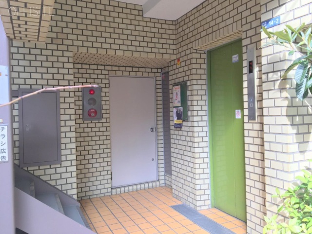 グレース中ノ橋ビル エントランス