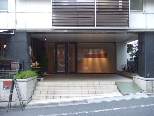 エルプリメント新宿 エントランス