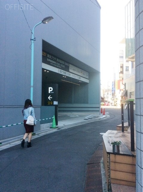 インガレッソビル ビル周辺道路