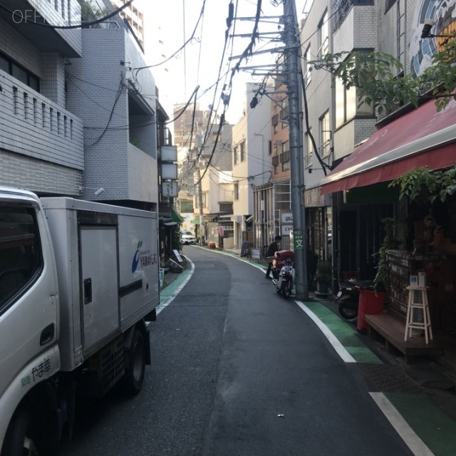 渋谷藤和コープ 2階【207】 20.21坪　ビル前面道路