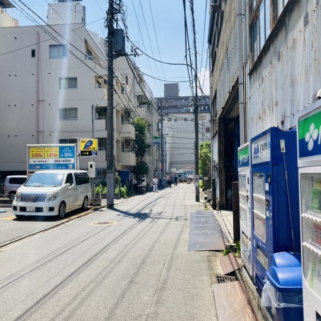 マーキュリー錦糸町 ビル前面道路