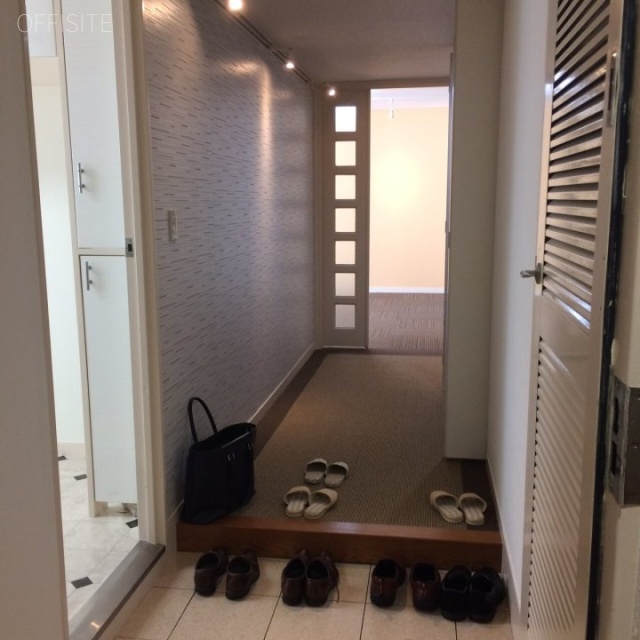 麹町ホームズ 玄関