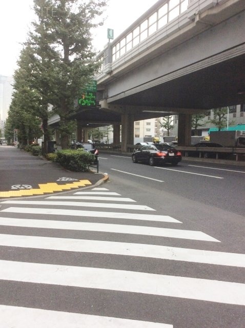 レグノ・ラフィネ南青山 ビル周辺道路