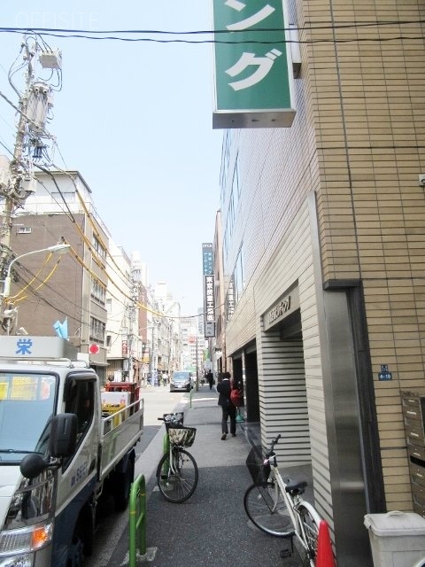 昌栄ビル ビル前面道路