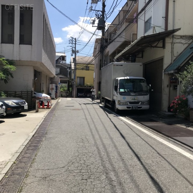 紺清ビル ビル前面道路