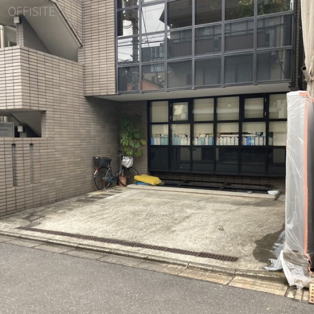 Rビル 外観
