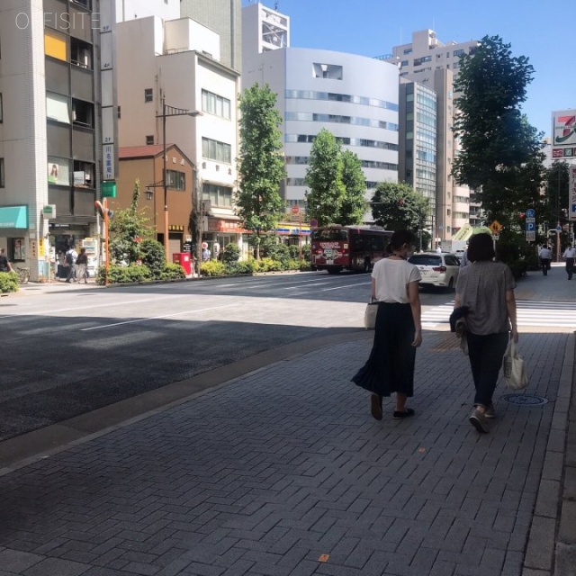 タチバナビル ビル前面道路