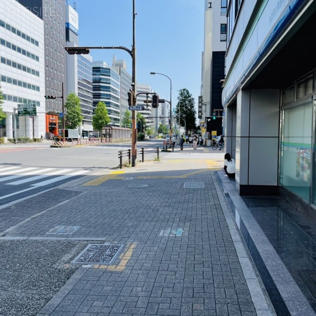 法研中部ビル 前面歩道