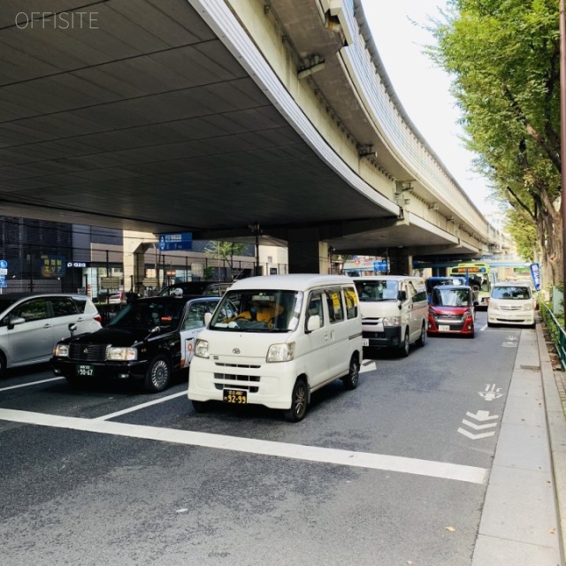 NBF池袋イーストビル ビル前面道路