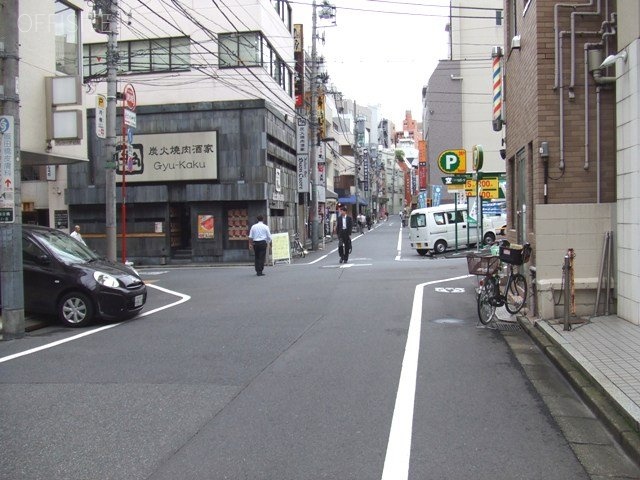 AMビル ビル前面道路