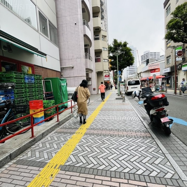 砂子平沼ビル 前面歩道