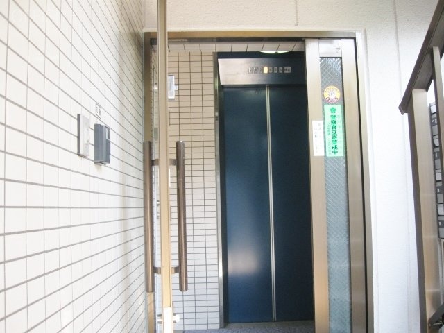 芝KIビル エントランス