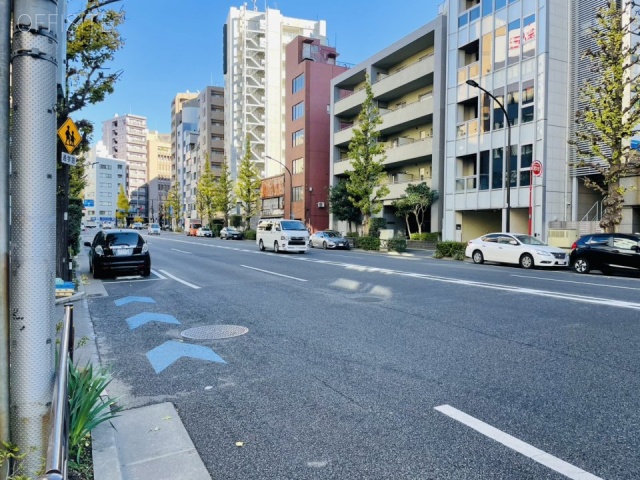 サンブライト本郷 前面に壱岐坂通り