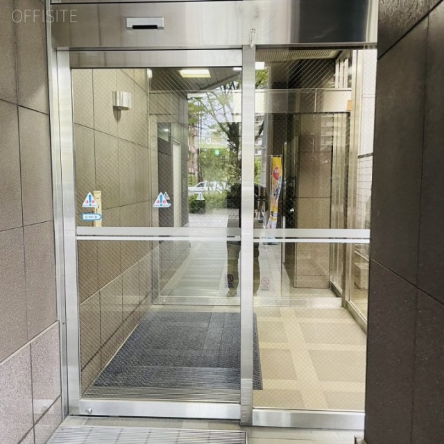 テイエヌビルディング　オフィスビル出入口