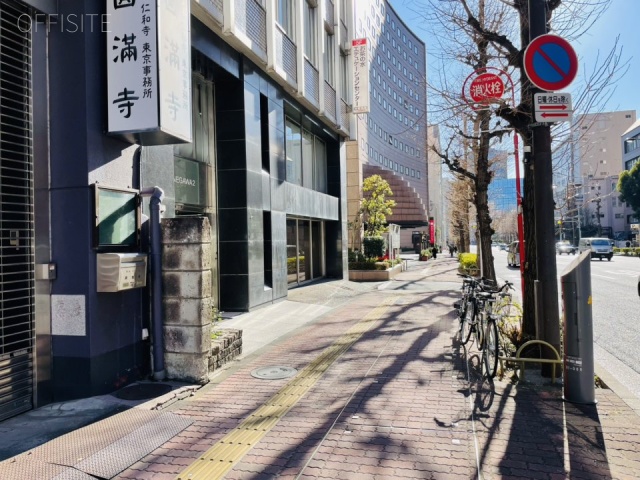 おむろビル　前面歩道