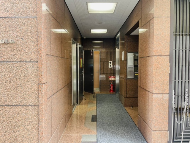 平和MKビル　エントランス