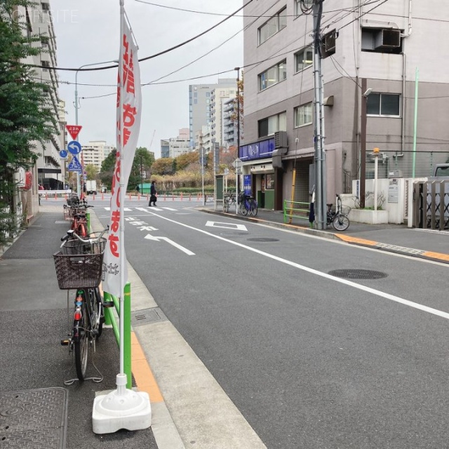 あぐいビル ビル前面道路