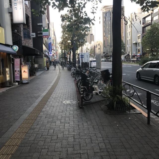 四谷SCビル ビル前面道路