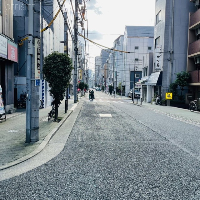 本郷トーセイビルⅣ ビル前面道路