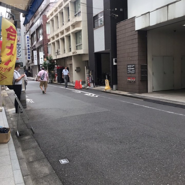 YA-2ビル ビル前面道路