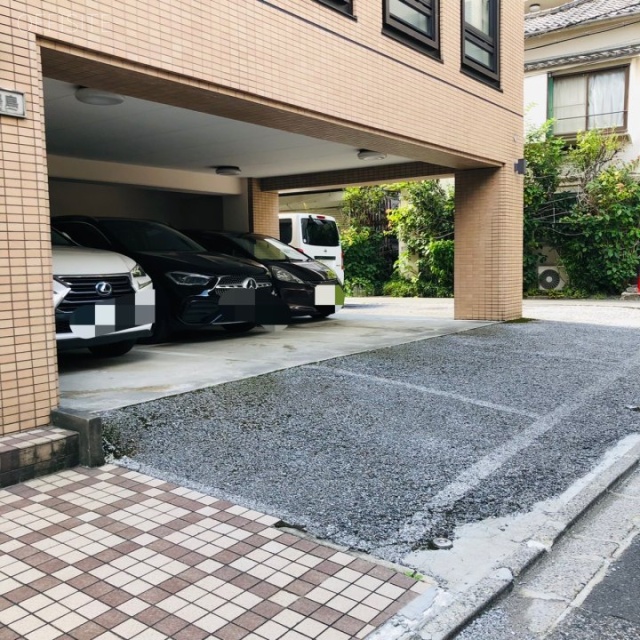 アイエフ湯島 駐車場