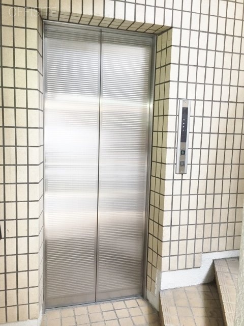 豊田ビル エレベーター