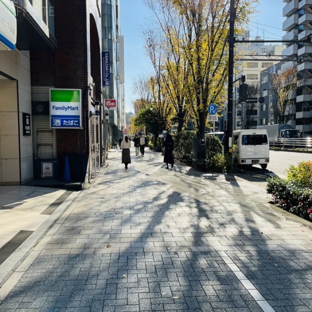 VORT東日本橋 前面歩道