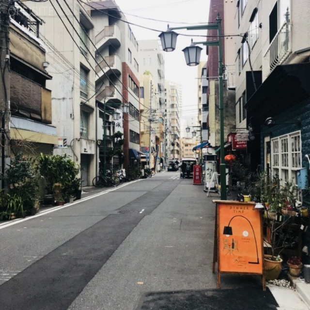 グランパセオ八丁堀 ビル前面道路