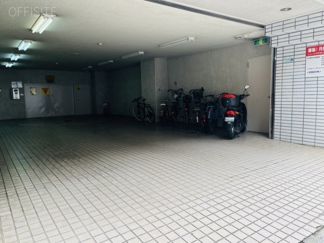 ニューイワサキビル　駐車場