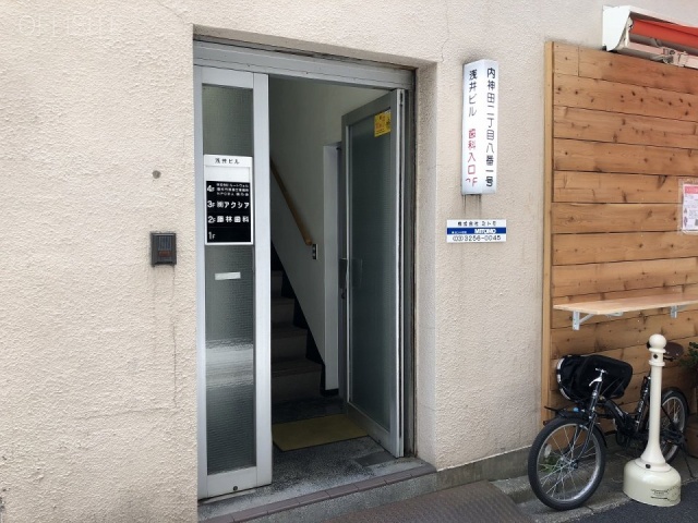 浅井ビル エントランス