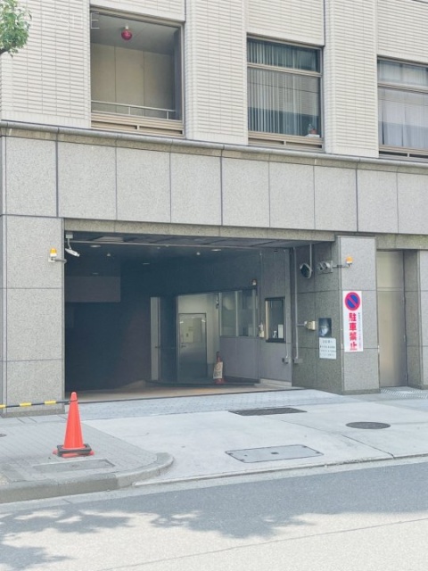 NBF名古屋広小路ビル 駐車場出入口