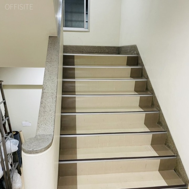 越前屋ビル エントランス