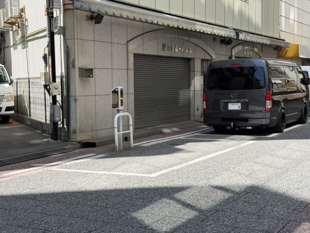 東日本橋テナント　付近の白枠駐車場