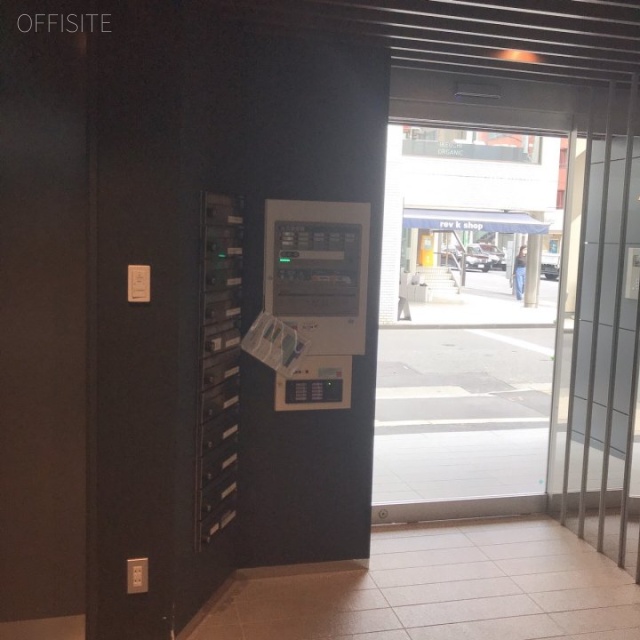 ミナミアオヤマ エムアンドエムビル エントランス