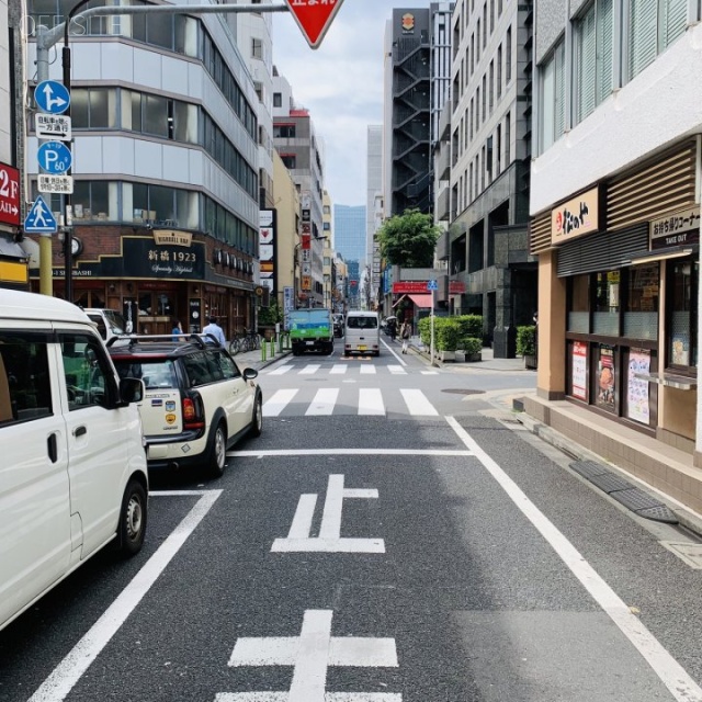 菊豊ビル ビル前面道路