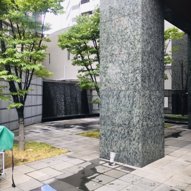 ファーストリアルタワー新宿 外観