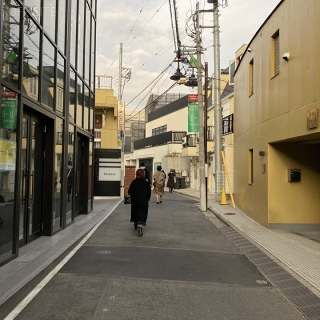 胡桃の舎(くるみのや) ビル前面道路
