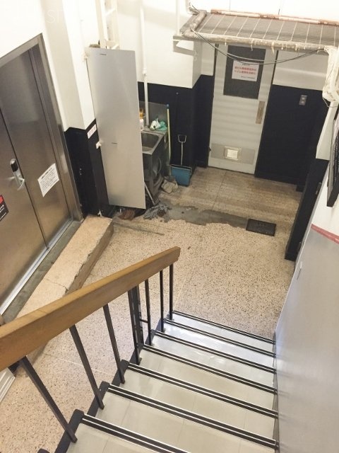 新末広ビル エントランス
