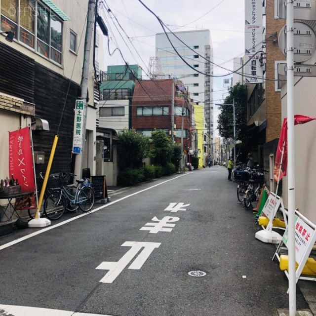 コジマビル ビル前面道路