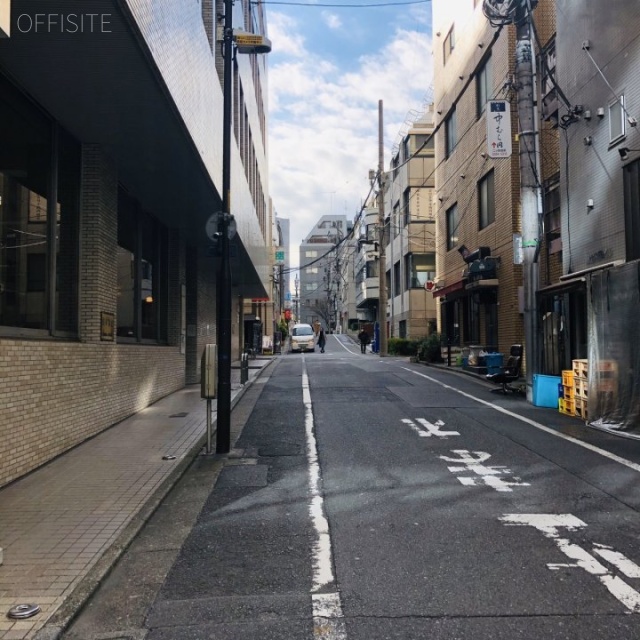 九段シルバーパレス ビル前面道路