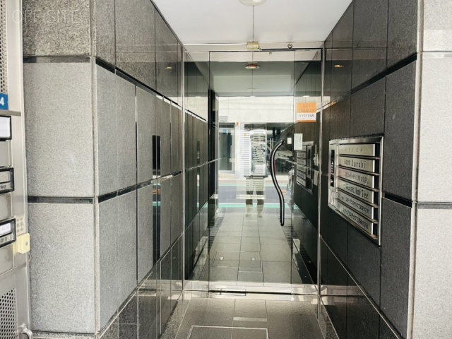 メグミビル オフィスビル出入口